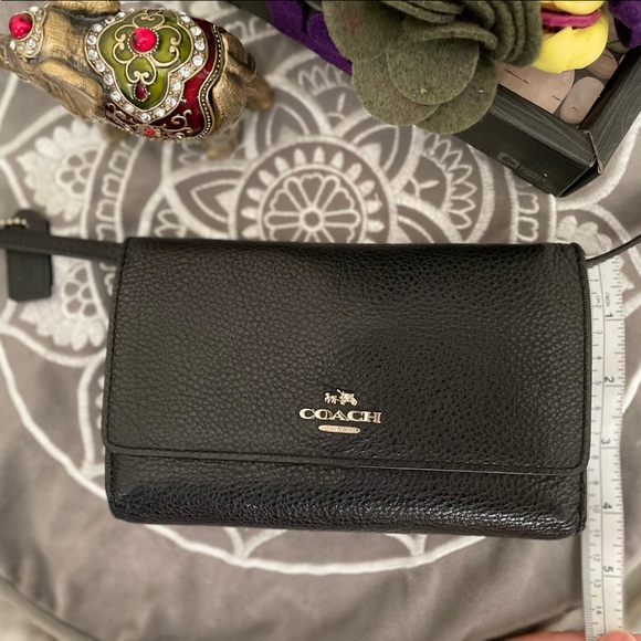 Coach Wristlet Wallet / Smartphone Crossbody - Picture 9 of 14